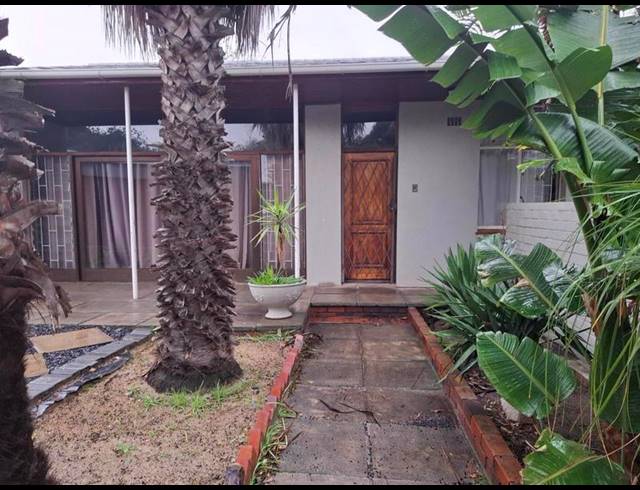4 BEDROOM HOUSE FOR SALE IN PAROW NORTH